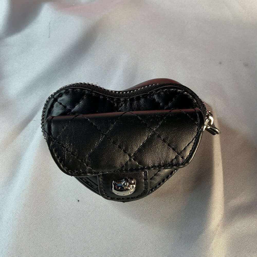 ★ Hello Kitty x Forever 21 Black Quilted Heart Coin Purse Wallet Sanrio
